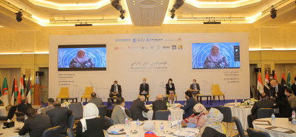 La conférence discute des progrès du développement dans la région arabe grâce à une bonne gouvernance foncière et à une sécurité foncière accrue